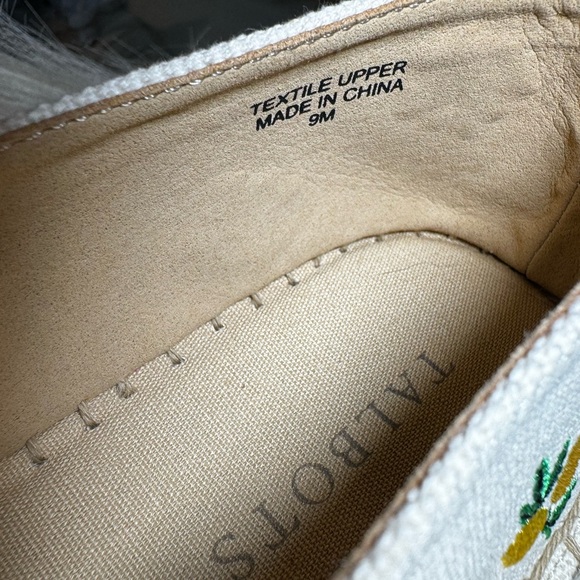 [[NWOT]] TALBOTS IZZY LEMON KNOTTED CANVAS ESPADRILLES // Size 9 - Picture 4 of 7